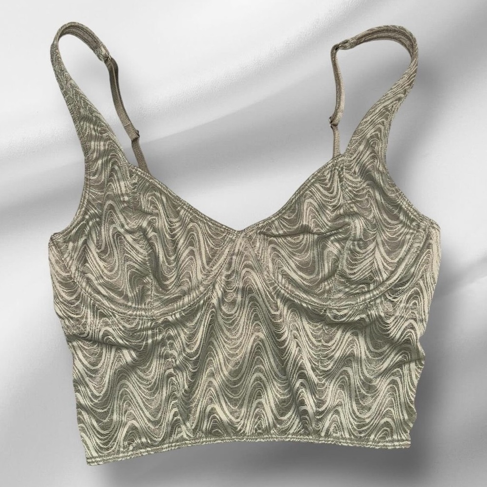 woman’s crop top